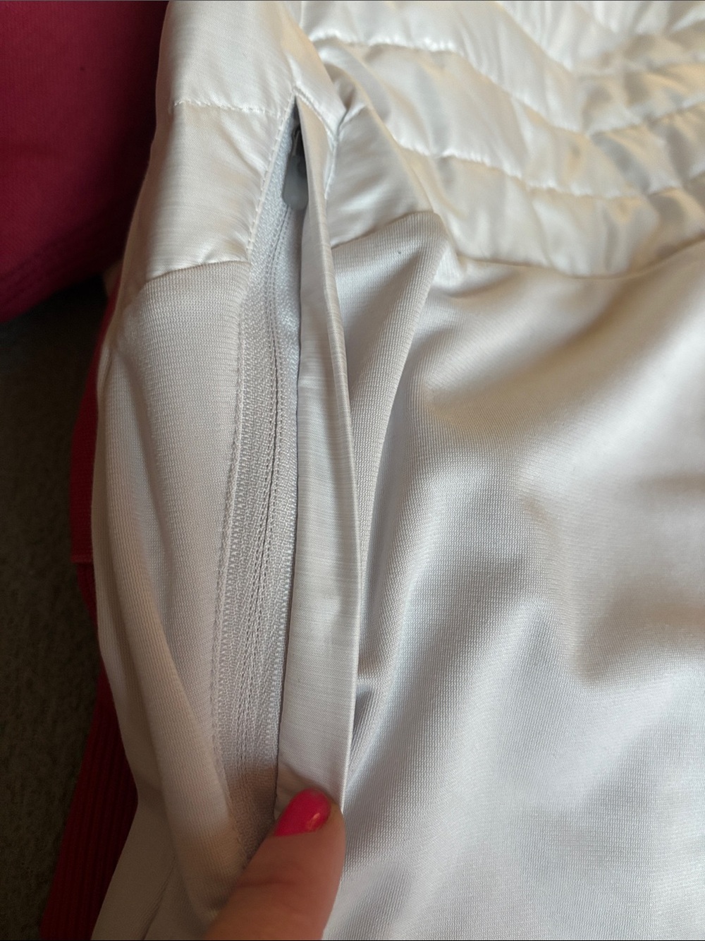 Nike Women’s Light Beige Quilted Hybrid Running Vest | Size L - Picture 8 of 11